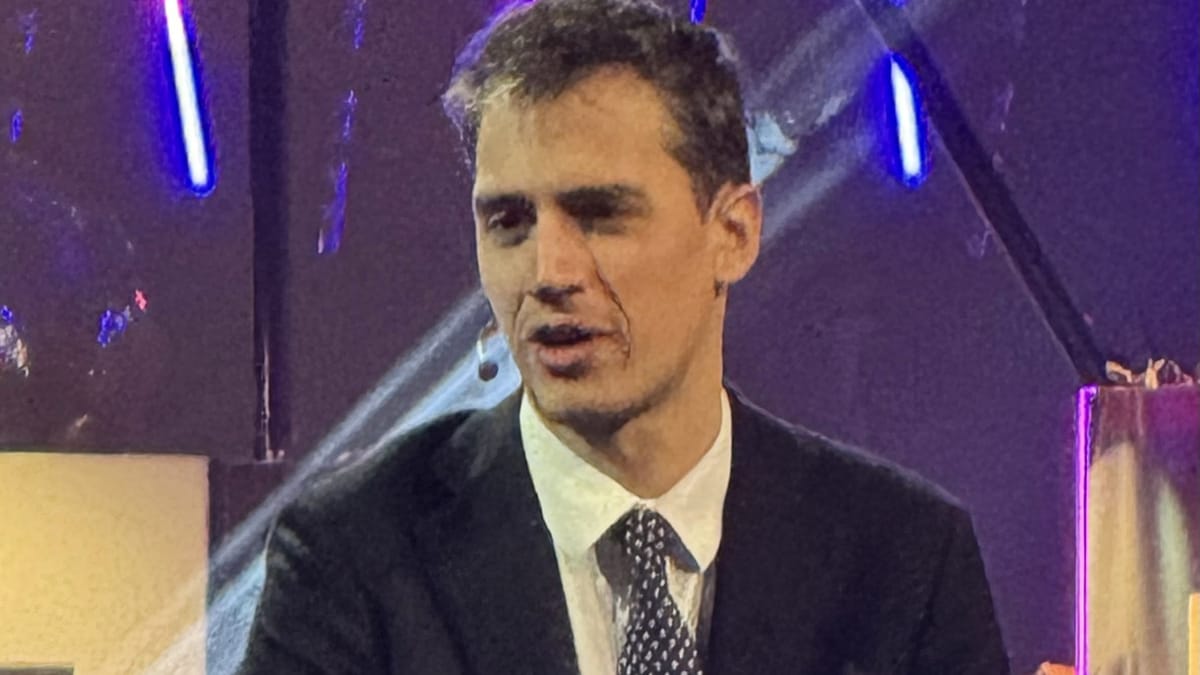Arthur Mensch, cofondateur et directeur général de Mistral AI, photographié au salon Techarena en 2026
