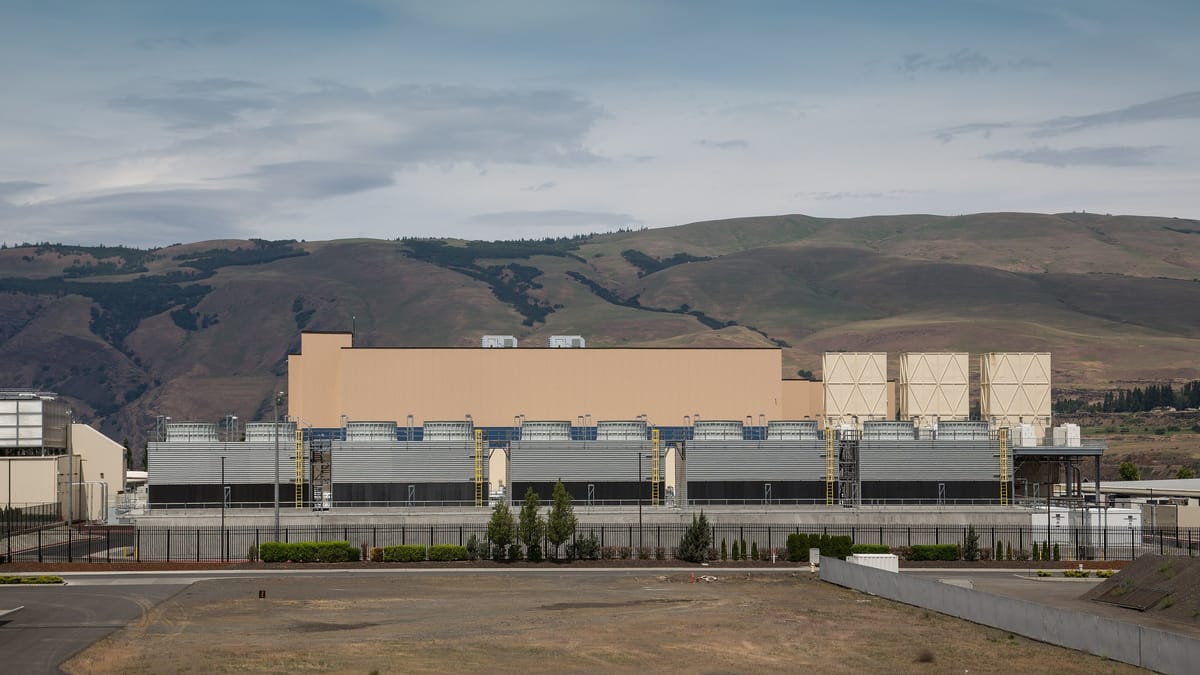 Bâtiments du centre de données de Google à The Dalles, dans l'Oregon, vus de l'extérieur